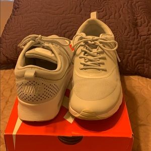 Women NIKE “THEA”